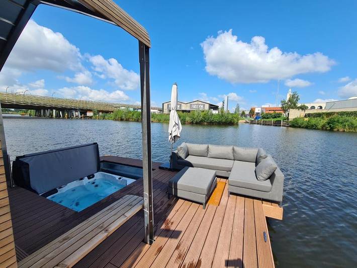 Location de vacances pour 6 personnes, avec jacuzzi ainsi que piscine et balcon à Bois Le Duc - 3