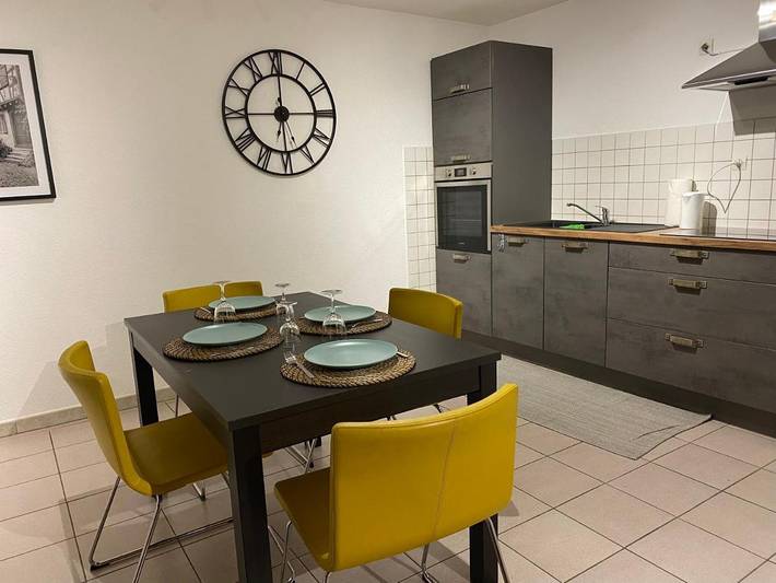 Gîte pour 2 personnes, avec jardin dans Montbronn