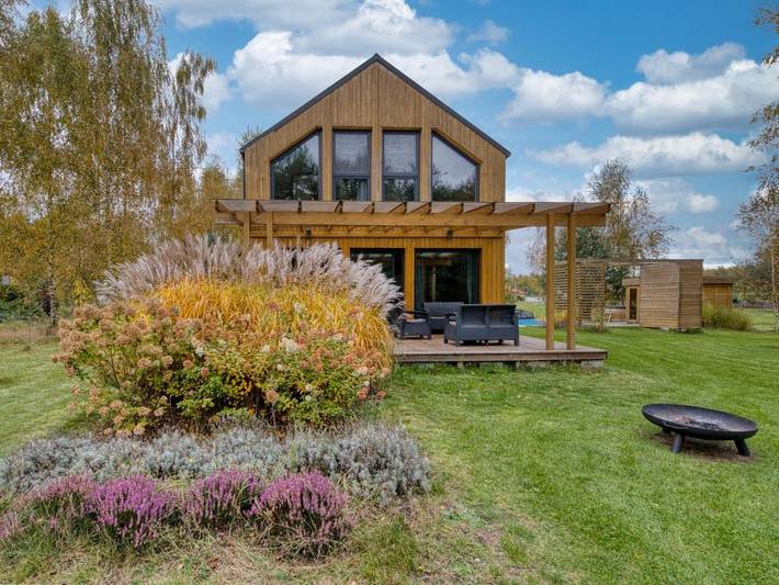 Casa de vacaciones para 8 personas, con sauna y piscina además de jacuzzi y jardín - 1