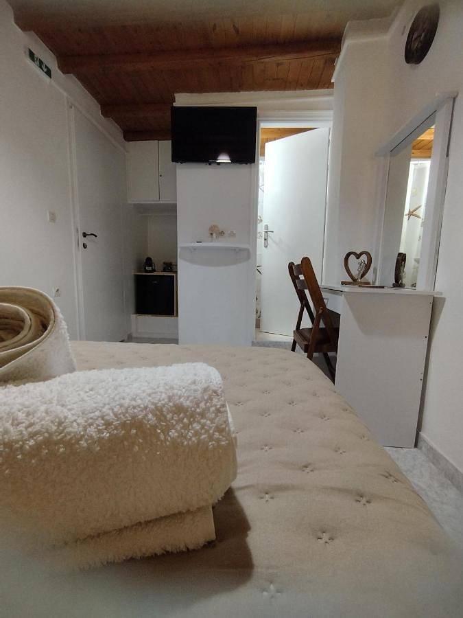 Mmrooms διπλό κρεβάτι 2ος όροφος in Tinos