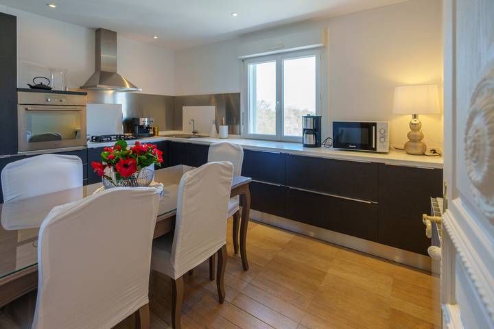 Apartamento entero, Villa Roma - Piscine privée et grand jardin in Prunelli-di-Fiumorbo, Parc naturel régional de Corse
