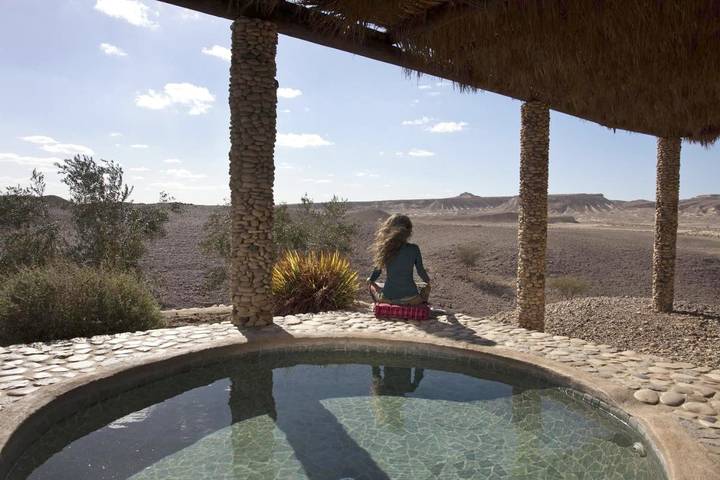 Lodge for 2 people, with pool and garden as well as hot tub - 1
