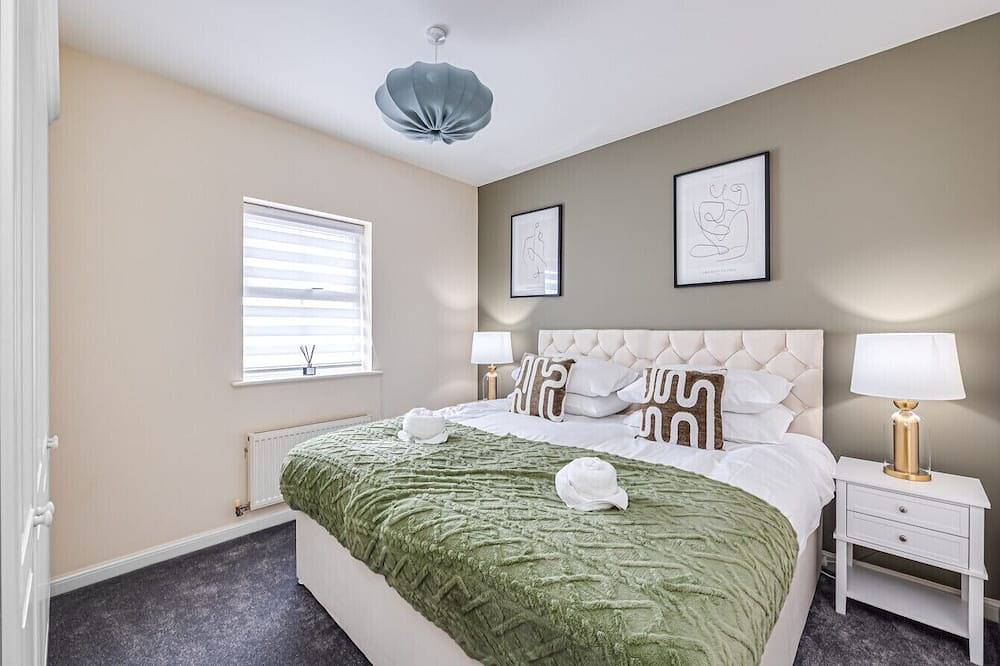 Entire apartment, Stylish Flat • Excellent Location • Free Parking in Coldharbour, Buckinghamshire