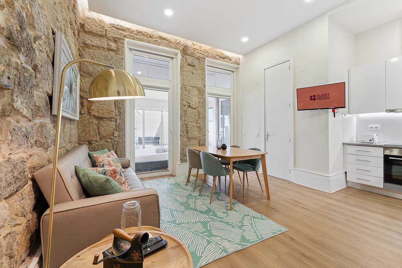 Ganze Wohnung, Ferienwohnung für 2 Personen mit Terrasse in Cedofeita, Porto
