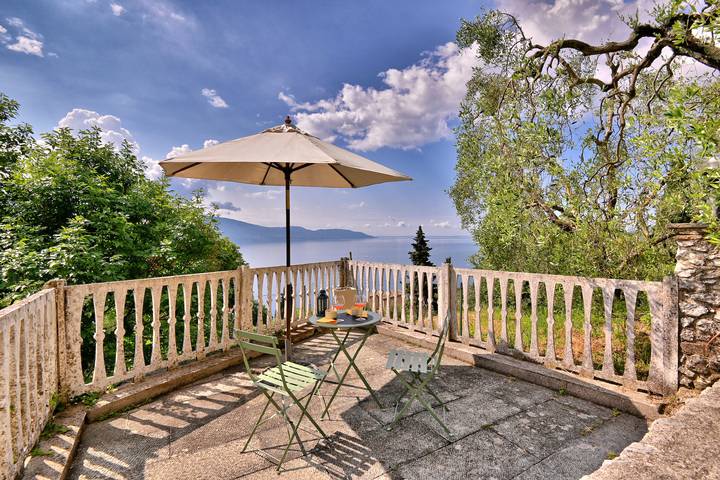 Ferienwohnung für 4 Personen, mit Terrasse und Garten in Gargnano