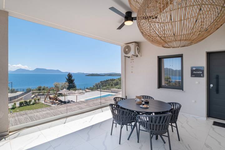 Διαμερίσματα διακοπών για 8 άτομα, με μπαλκόνι και κήπο στον Αλέξανδρο