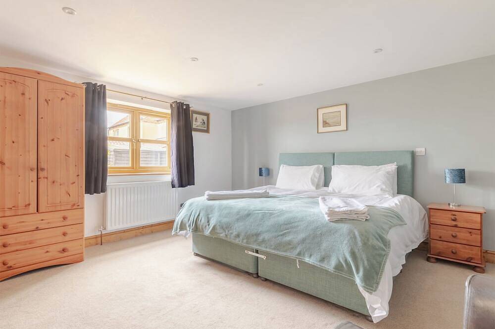 5 bedroom accommodation in Sea Palling, near Happisburgh in Sea Palling, The Broads
