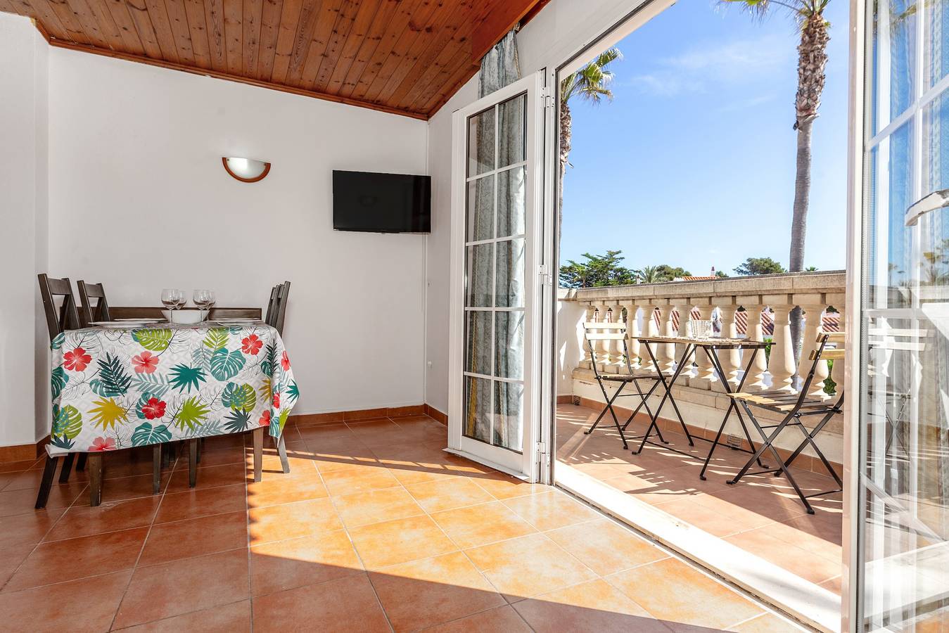 Ganze Wohnung, Apartment 'Bon Repós B11' mit Gemeinschaftspool, privater Terrasse und Wlan in Cala en Bosc, Ciutadella