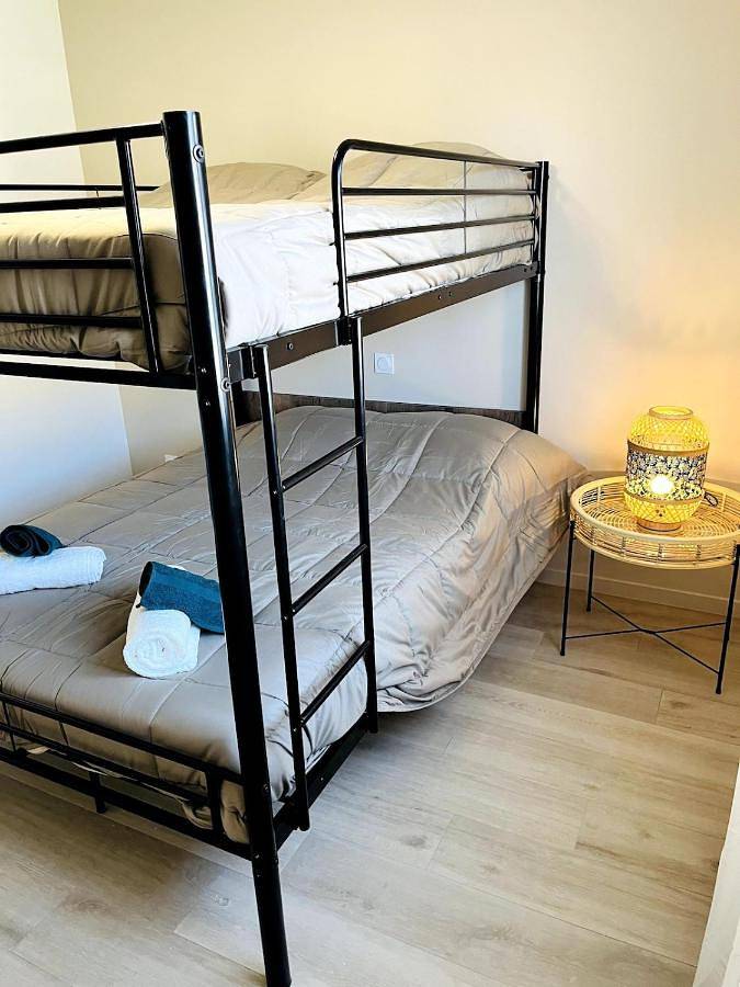 Villa in Charmes-sur-Rhône, Privas (arrondissement)
