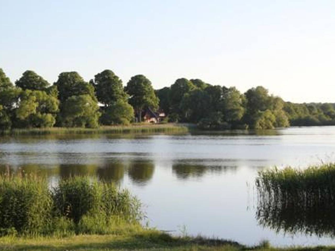Ganze Ferienwohnung, Hof am See - Variante 1: Ferienwohnung, 1.Og, 1 Wohn-Schlafraum in Kittlitz (Herzogtum Lauenburg), Naturpark Lauenburgische Seen
