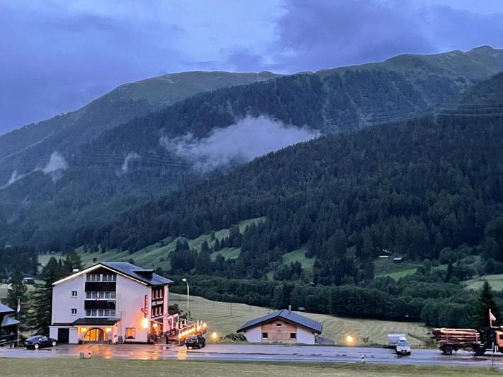 Hotel für 2 Personen, mit Terrasse und Ausblick in Reckingen-Gluringen