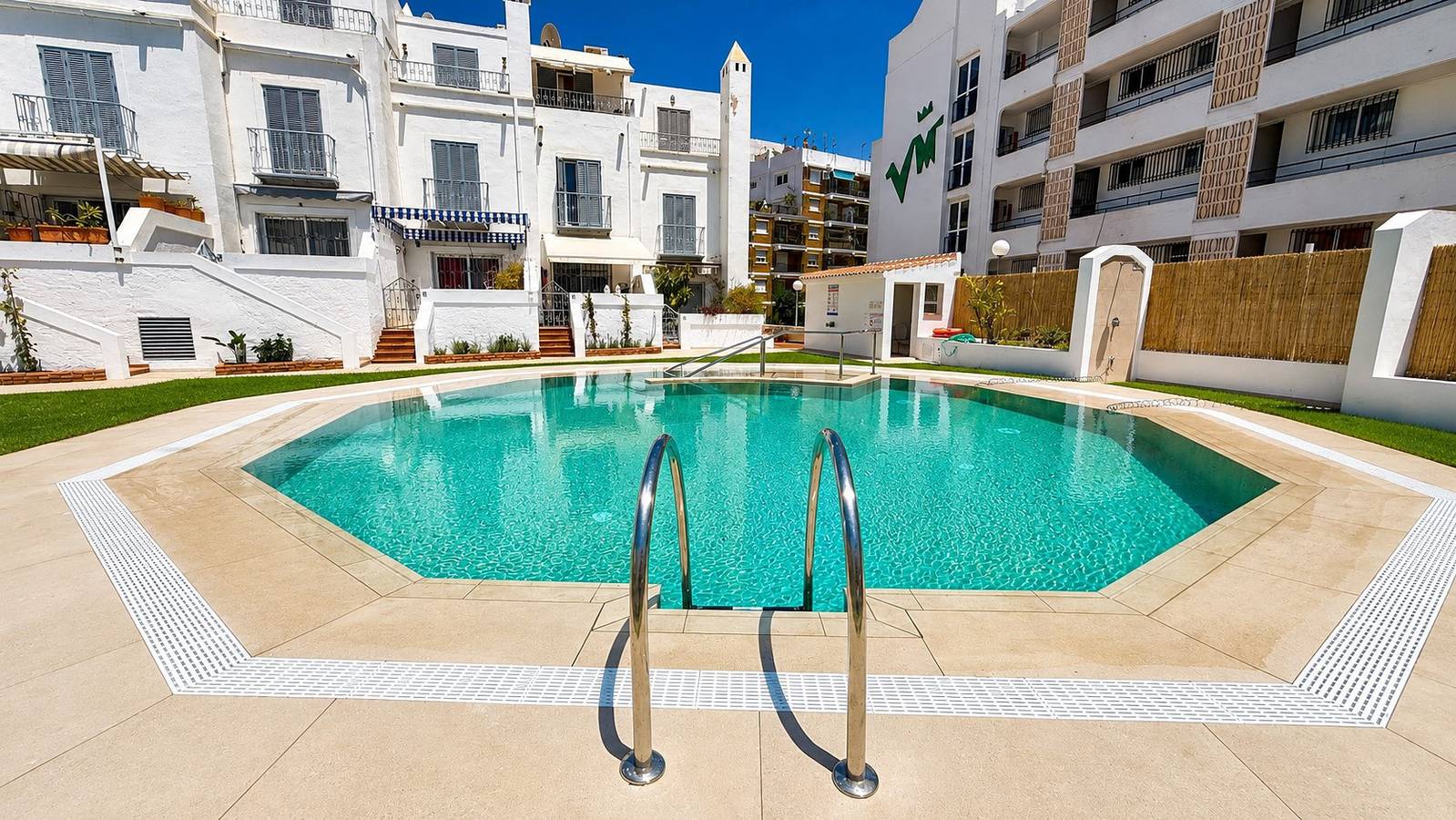Appartement entier, Huertos de Nerja in Playa Carabeíllo, Nerja
