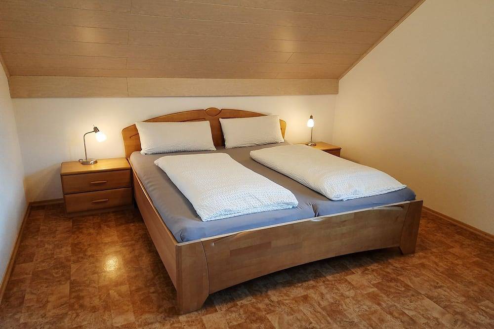 Ganze Wohnung, Gemütliches Feriendomizil (65 qm) mit Balkon in sonniger Tallage in Riedenburg, Altmühltal