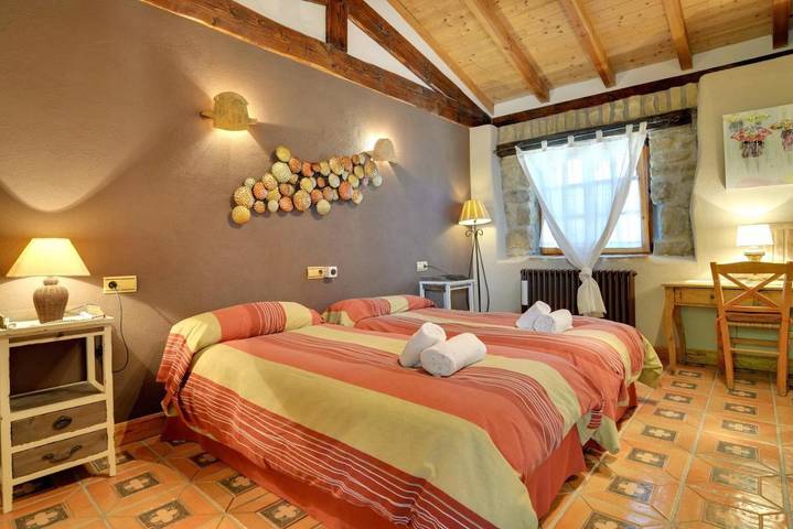 Maison de campagne pour 8 personnes, avec Terrasse et Jardin dans Sofuentes