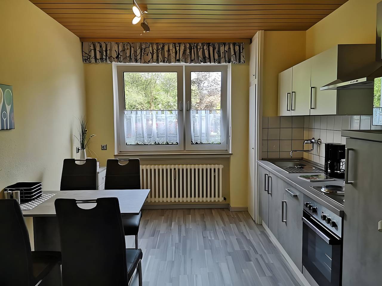 Ganze Wohnung, Ferienwohnung 'Am Schloßpark' mit privater Terrasse, privatem Garten und Wi-Fi in Melsungen, Schwalm-Eder-Kreis