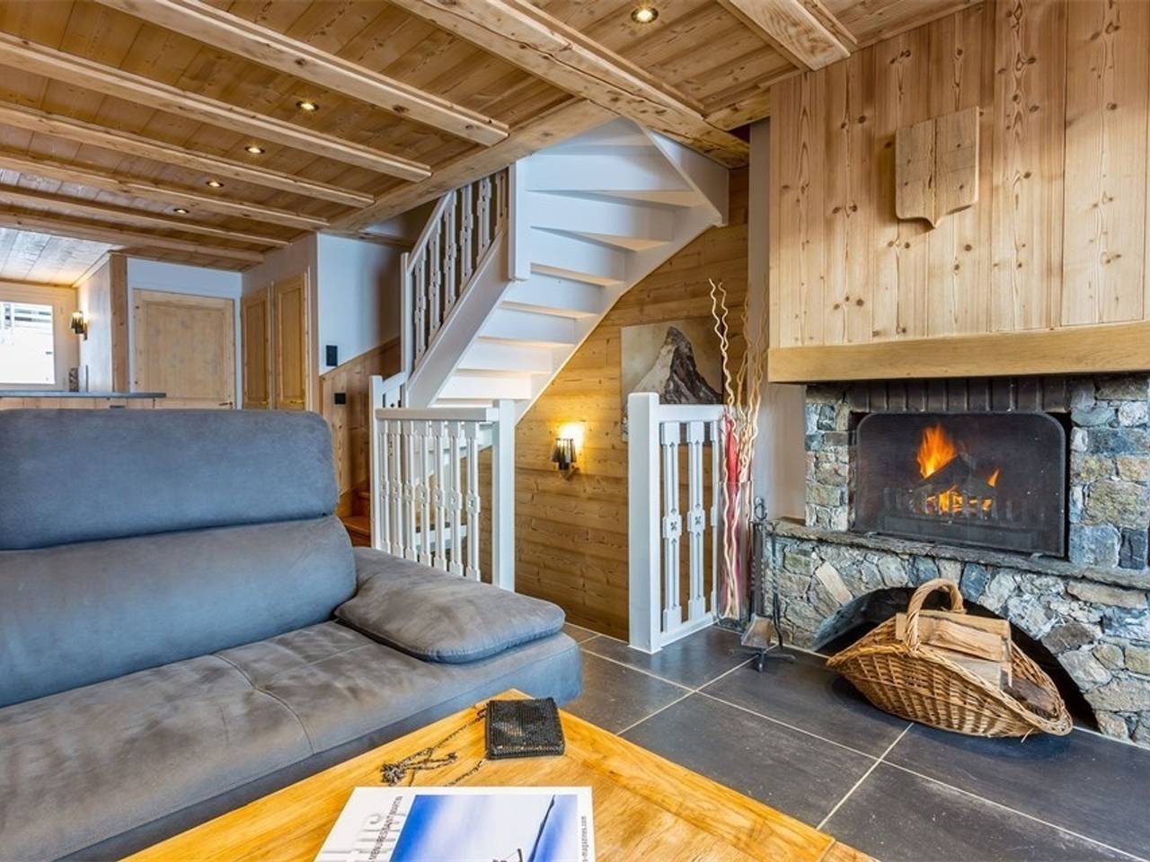 Spacious Chalet in Val Thorens - 12 Guests, Ski-In/Ski-Out, Fireplace, Wifi, Balconies in Val Thorens, Massif de la Vanoise
