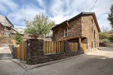 Casa rural para 12 personas, Se admiten mascotas en Sierra Norte de Guadalajara