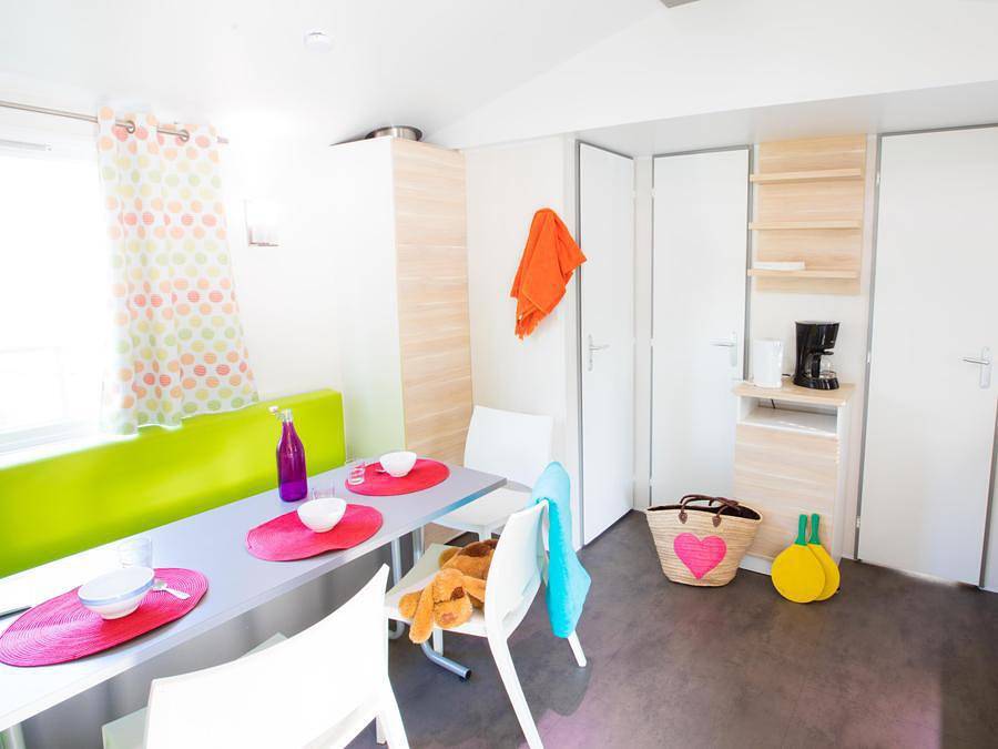 Camping  Ecologique La Roche d'Ully - Mobilhome 6 personas - Cottage Séquanie - 32m² - 3 habitaciones para familias numerosas in Ornans, Doubs (desambiguación)