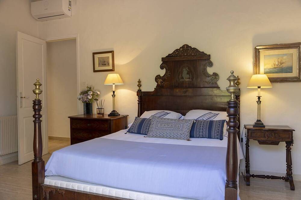 Villa refinada frente a la playa en la península de Isolella in Isolella, Pietrosella