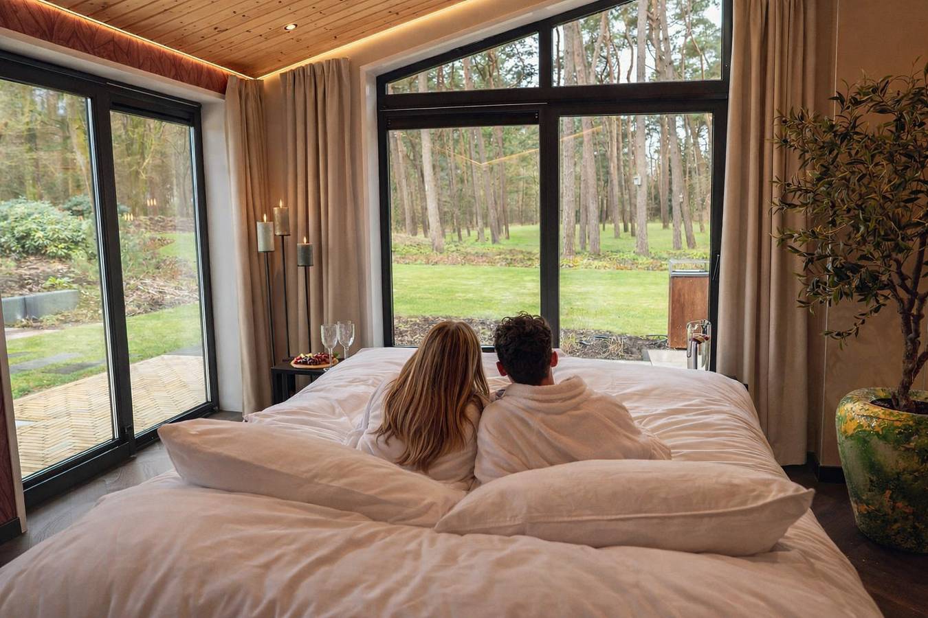 Vakantiepark Molenvelden — Wellness Suite with Hot Tub & Double Sauna | 2 persons in Veldhoven, North Brabant