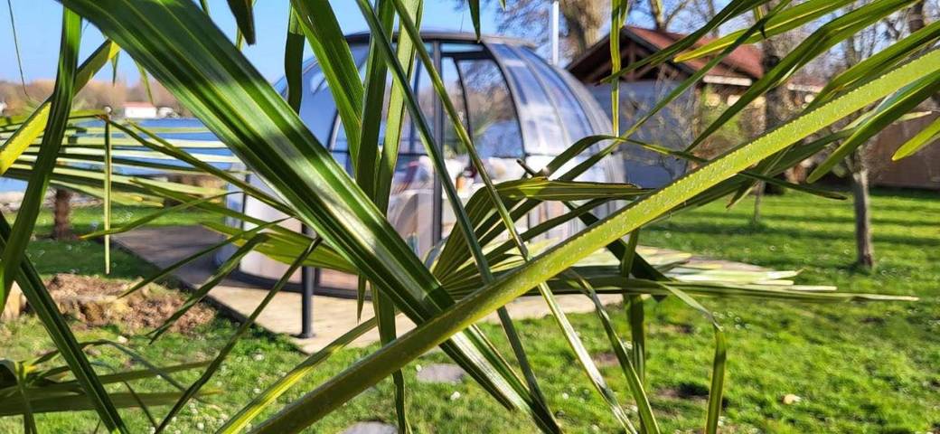 Location de vacances pour 2 personnes, avec vue sur le lac ainsi que vue et jardin dans Lac d'Ardres - 2