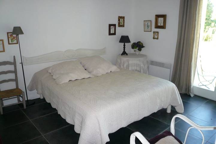 Gîte pour 4 personnes, avec jardin ainsi que piscine et terrasse à Lucq-de-Béarn - 3