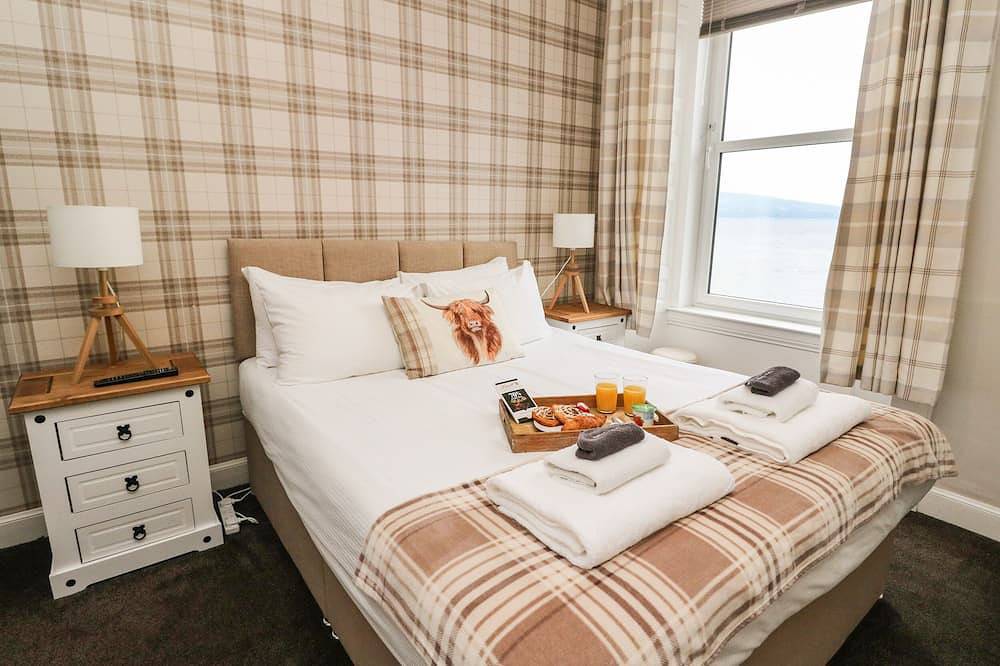 Argyle House, pet friendly, with hot tub in Rothesay, Isle Of Bute in Rothesay, Argyll & Bute