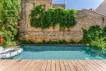 Chambre "Vieille France" avec piscine, jardin et charme provençal à Collias
