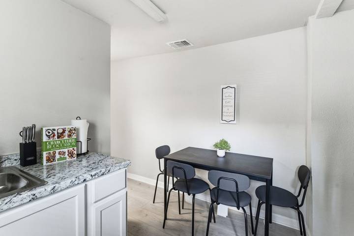 Location de vacances pour 4 personnes, avec terrasse et jardin, adapté aux familles à San Antonio - 3