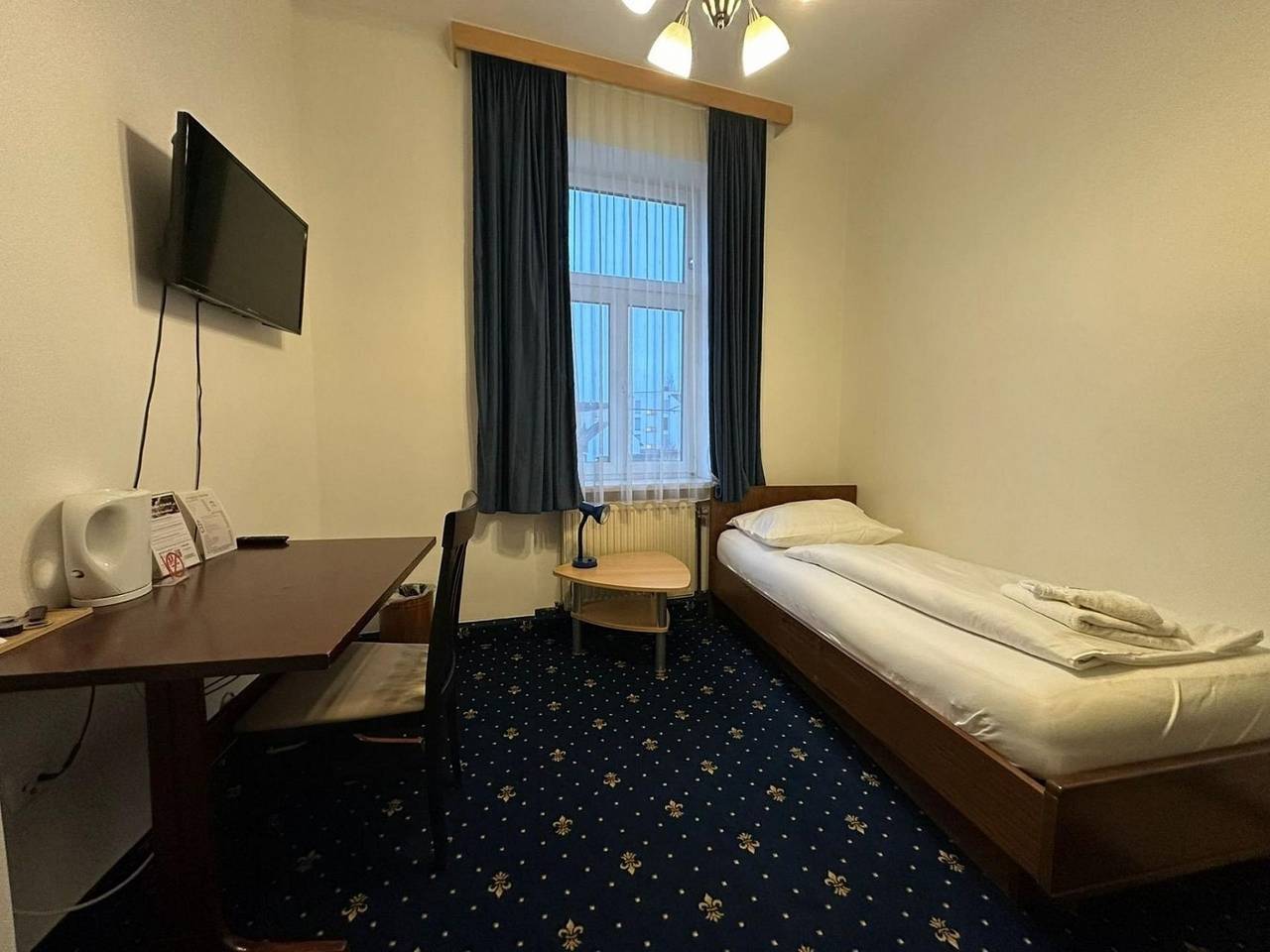 Ganze Ferienwohnung, Mariazellerhof Room 108 in St. Pölten, Mostviertel Region