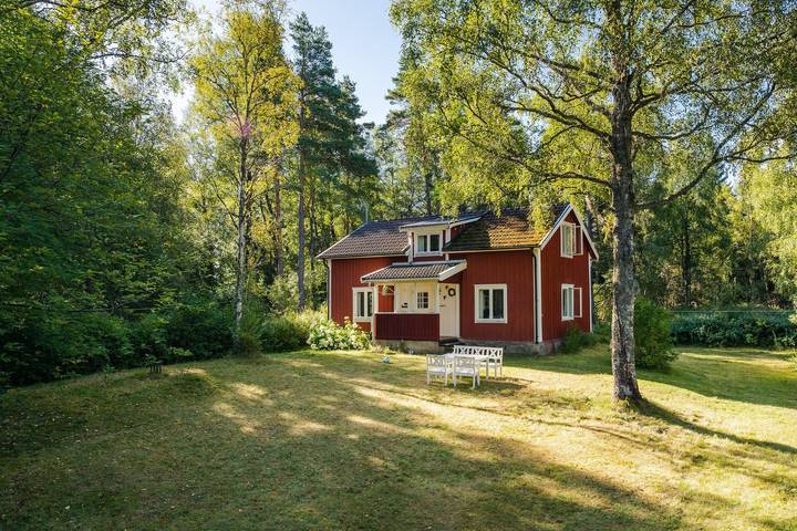 Hus för 7 Personer med trädgård in Vaggeryds region