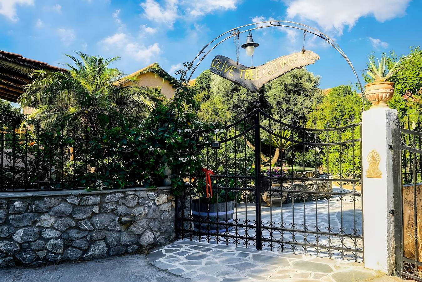 Cottage 'Olive Tree   4' with Sea View, Private Terrace and Wi-Fi in Chania region