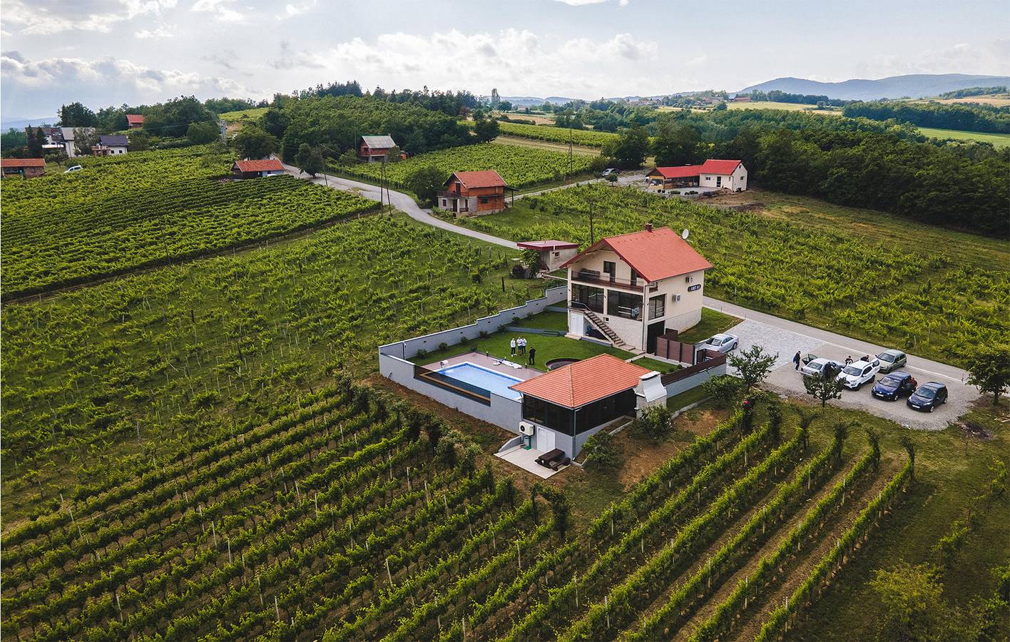 Schicke 180 m² große Wohnung mit Pool, Terrasse und kostenlosem WLAN in Pozega-Slawonien