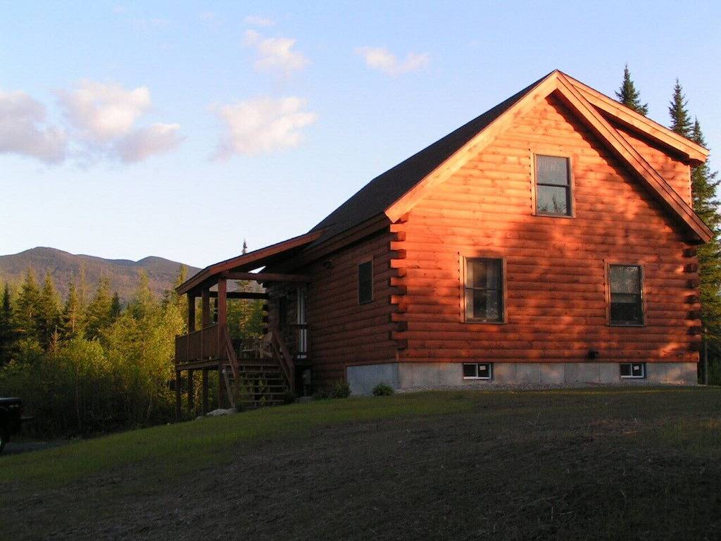 Log Cabin for 8 Guests in Carroll, White Mountain National Forest