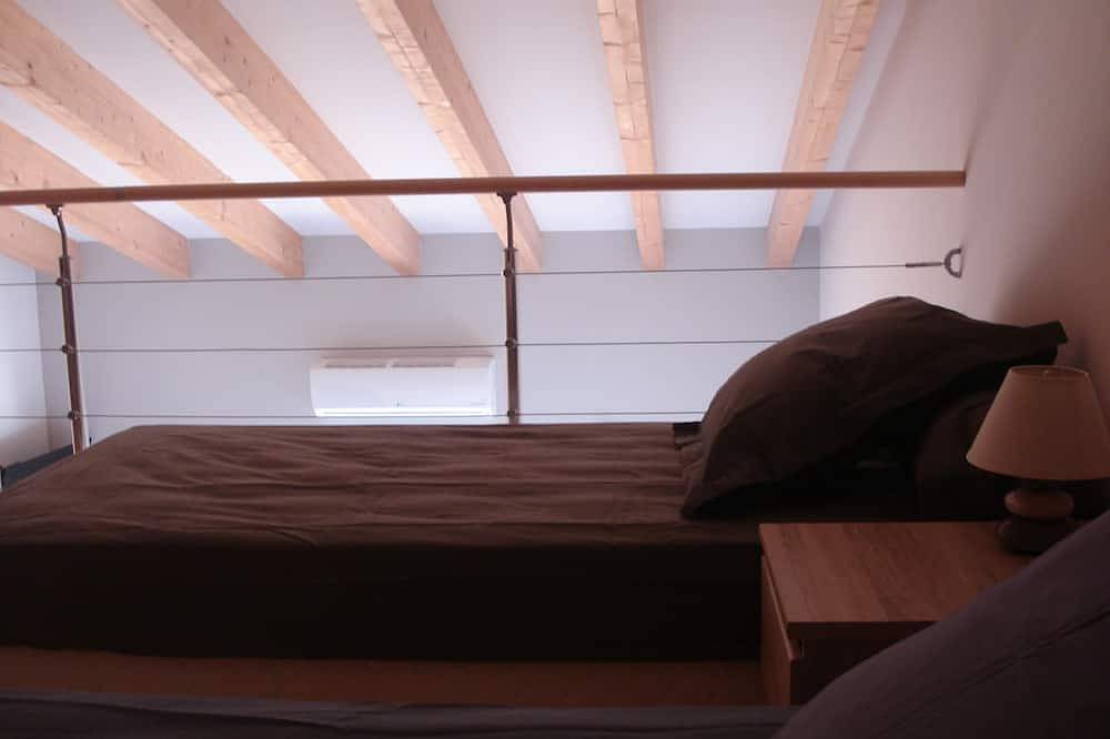 Appartement entier, Appartement T3  ' superbe vue mer et montagne' in Calenzana, Région de Calvi