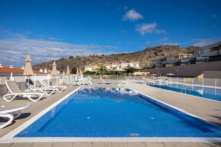 Apartamento para 4 personas, con terraza y piscina, Familias con niños en Puerto Santiago