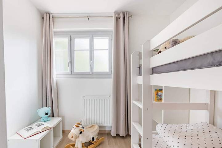 Location de vacances pour 6 personnes, avec jardin ainsi que jacuzzi et terrasse à Bilieu - 4