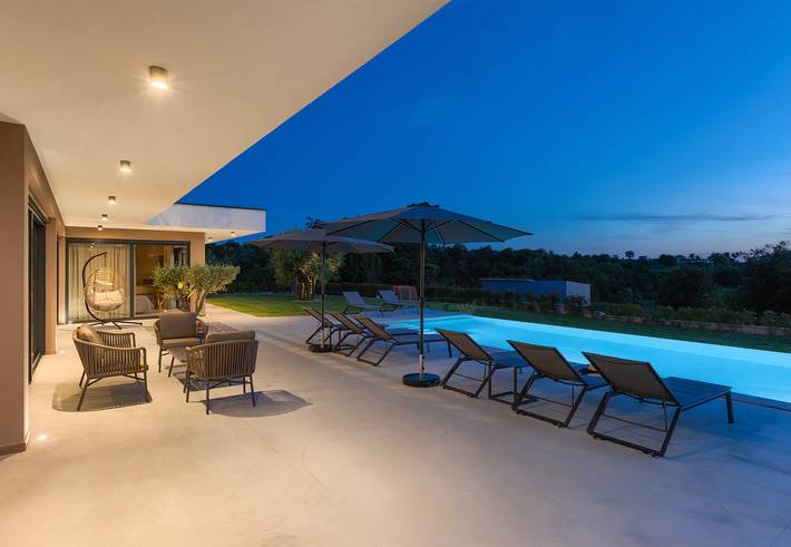 Location de vacances pour 8 personnes, avec balcon ainsi que piscine et jardin à Motovun - 4