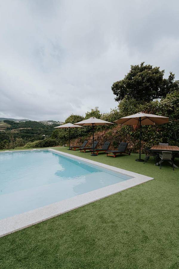 Casa de férias para 6 pessoas, com vista e jardim e ainda piscina and vista para o lago em Castelo de Paiva