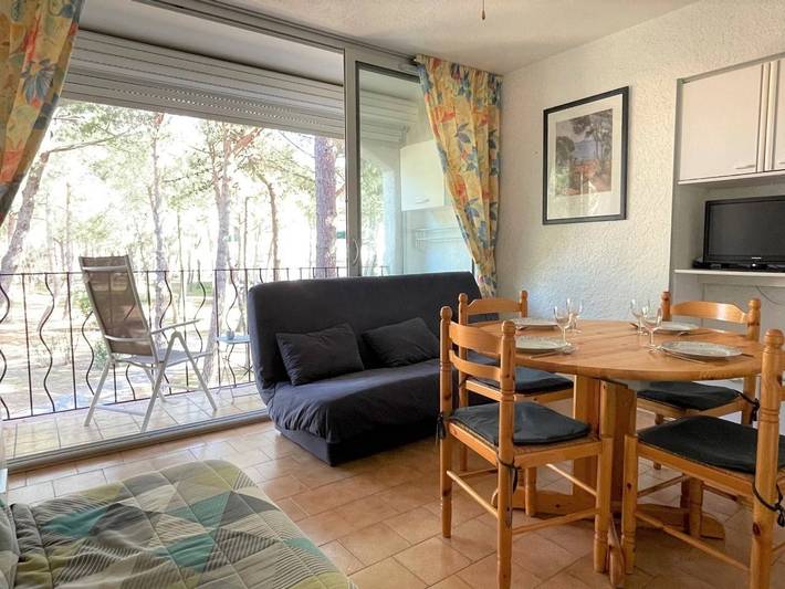 Gîte pour 4 personnes, avec balcon dans Plage des Pins - 4