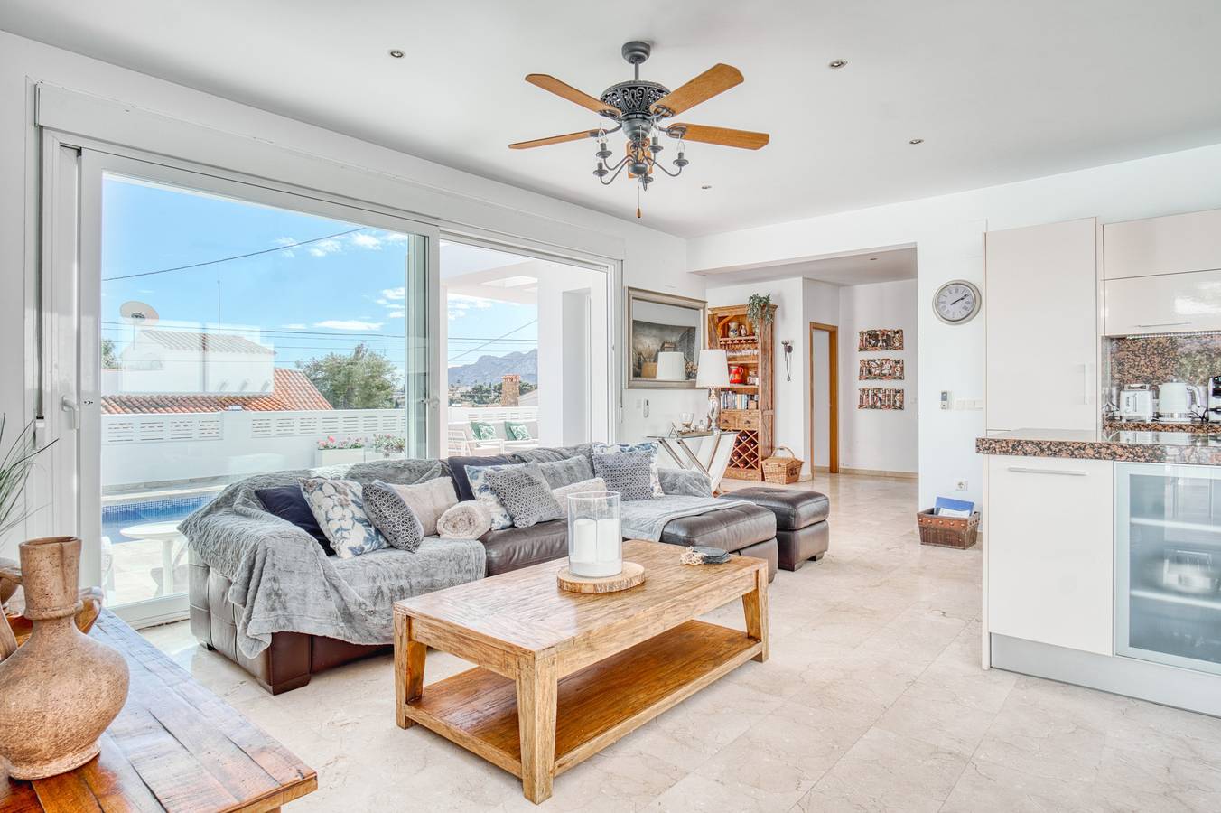 Casa Vacacional 'Marina Luah' con Piscina Privada, Wi-Fi y Aire Acondicionado in La Fustera, Benisa