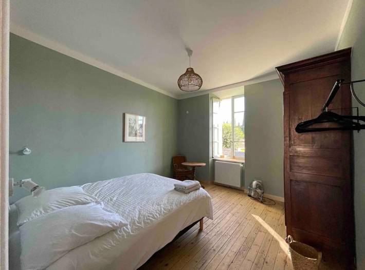 Location de vacances pour 8 personnes, avec Terrasse et Jardin à Colonzelle - 4