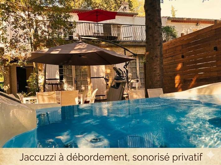 Villa für 6 Personen, mit Balkon und Whirlpool sowie Terrasse und Garten