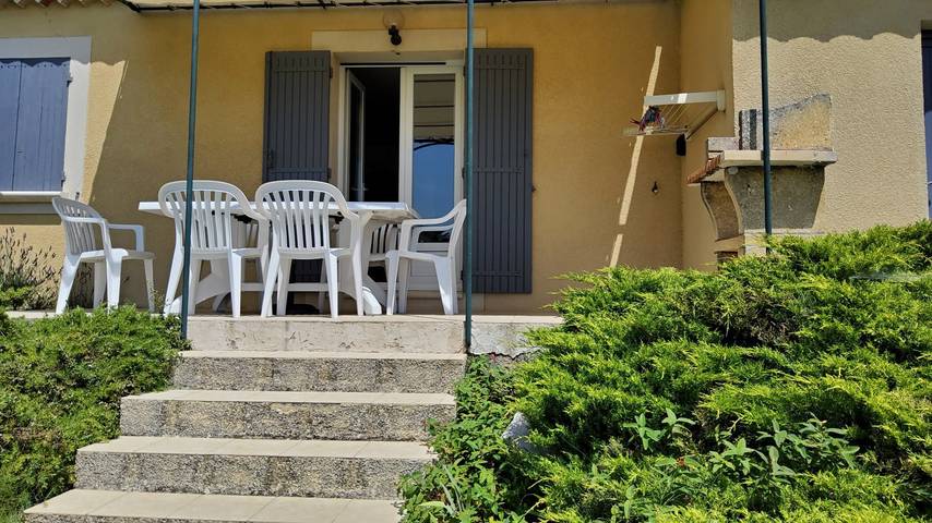 Gîte pour 6 personnes, avec jardin ainsi que piscine et terrasse dans le Vaucluse - 2