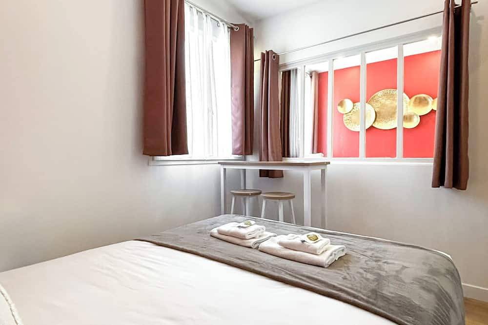 Appartement entier, Hoche C 112 - Deux Chambres Appartement, Couchages 4 in Le Pré-Saint-Gervais, Seine-Saint-Denis