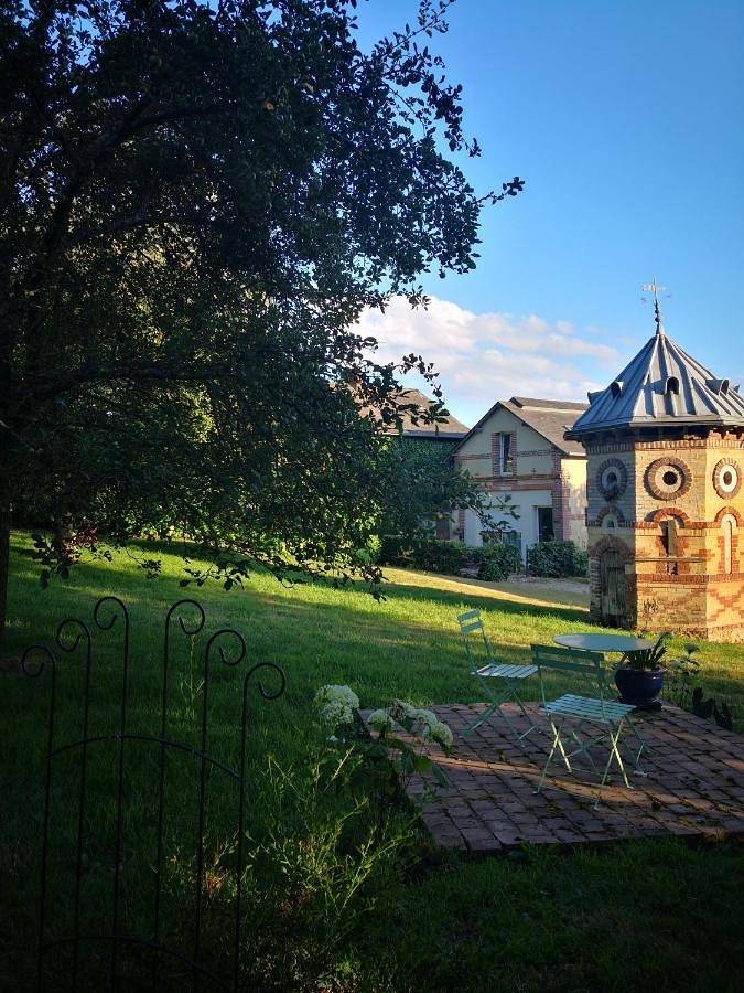 Location de vacances pour 3 personnes, avec Terrasse ainsi que Jardin et Vue à Saint-Sylvestre-de-Cormeilles - 2