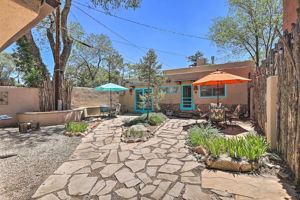 Gemütliches Cottage mit Innenhof - nur wenige Minuten vom Santa Fe Plaza entfernt in Santa Fe, Santa Fe County