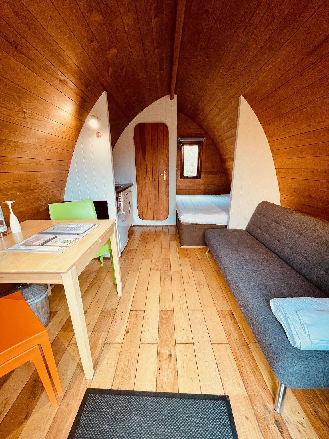 Megapod 2 at Lee Wick Farm Cottages & Glamping in Point Clear, St Osyth