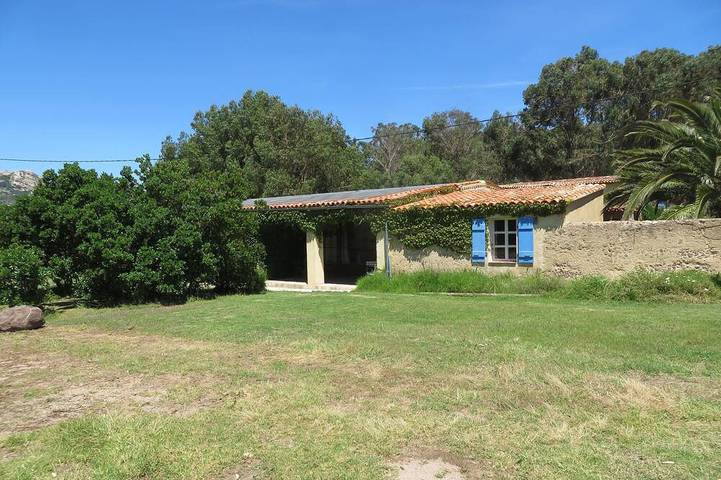 Maison de vacances pour 4 personnes, avec piscine ainsi que jardin et terrasse