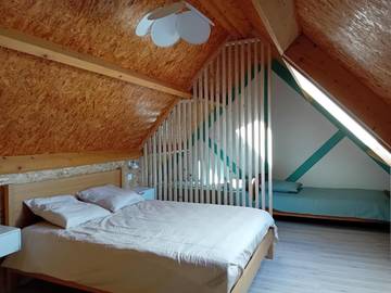 Gîte pour 6 personnes, avec vue et jardin à Espezel